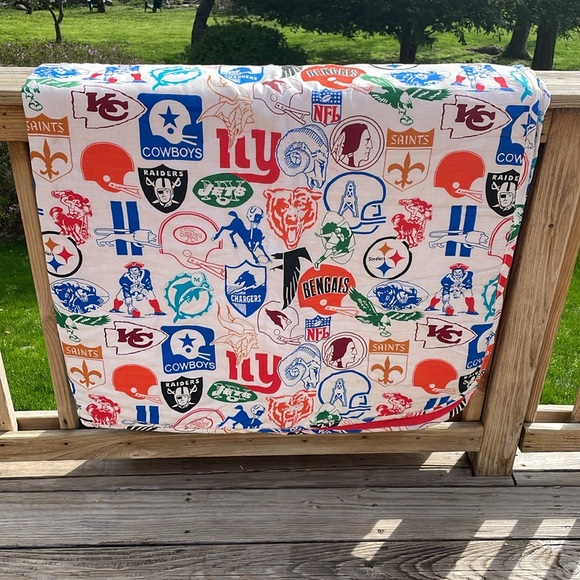 Vintage 1970s Old School NFL Football Sleeping Bag Great Vintage Logos - Picture 5 of 9